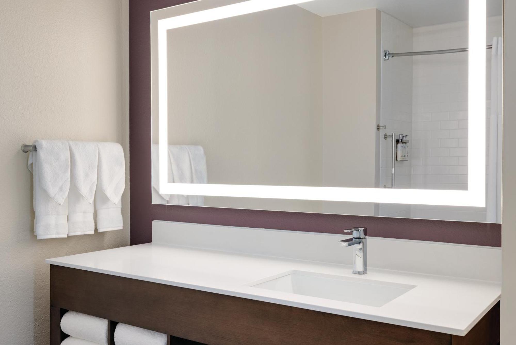 מלון La Quinta By Wyndham Springfield Airport Plaza מראה חיצוני תמונה
