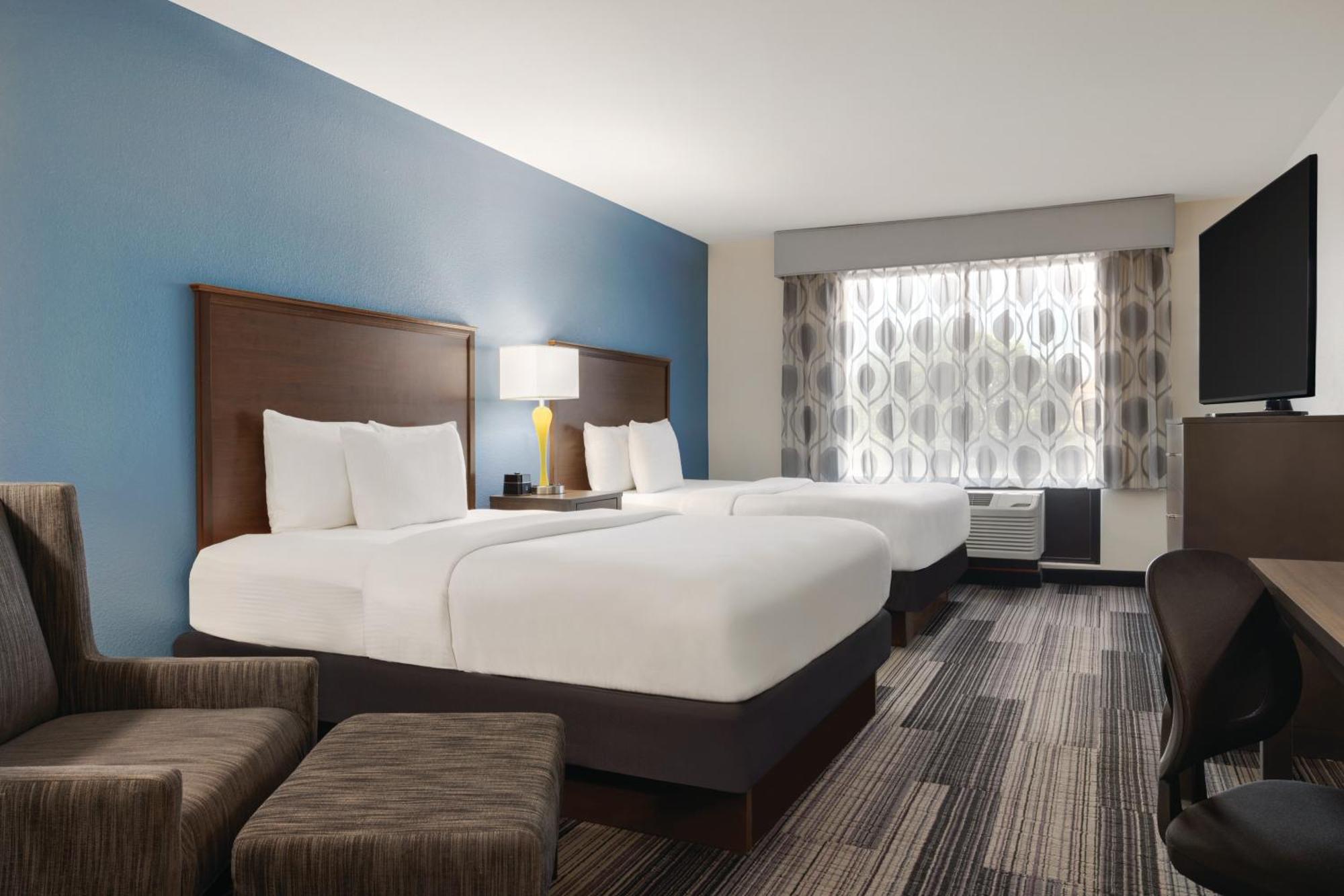 מלון La Quinta By Wyndham Springfield Airport Plaza מראה חיצוני תמונה