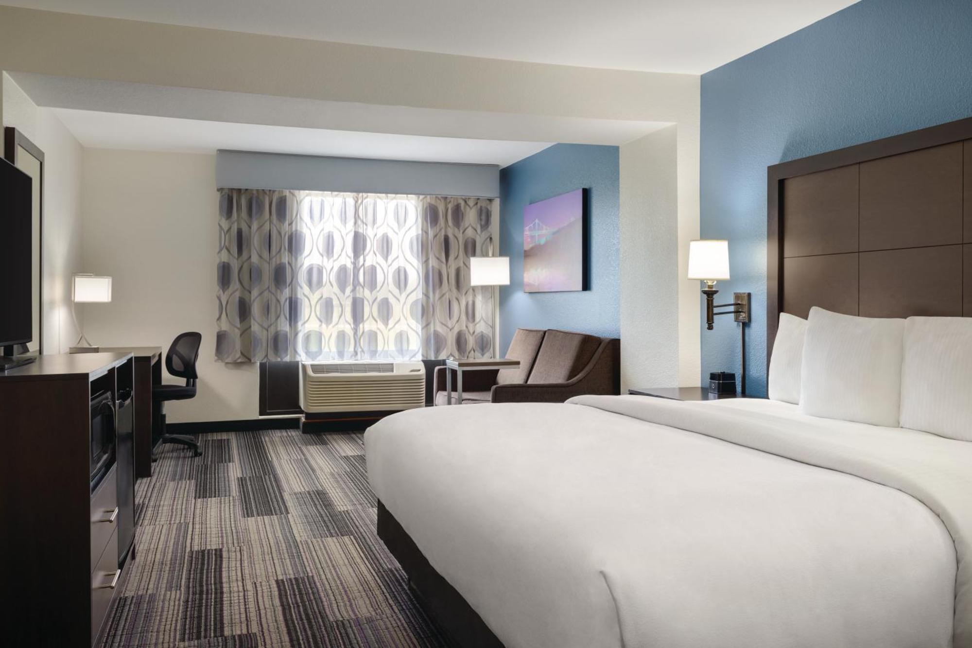 מלון La Quinta By Wyndham Springfield Airport Plaza מראה חיצוני תמונה