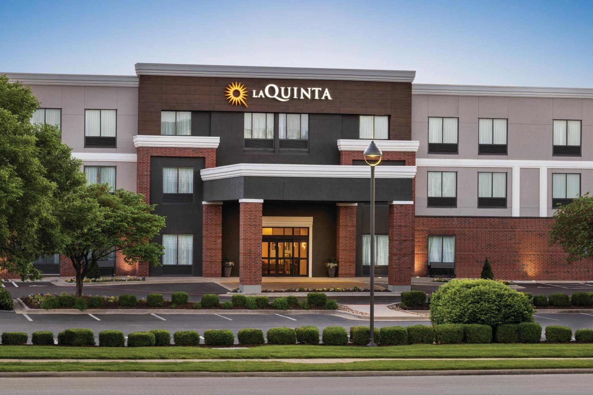 מלון La Quinta By Wyndham Springfield Airport Plaza מראה חיצוני תמונה