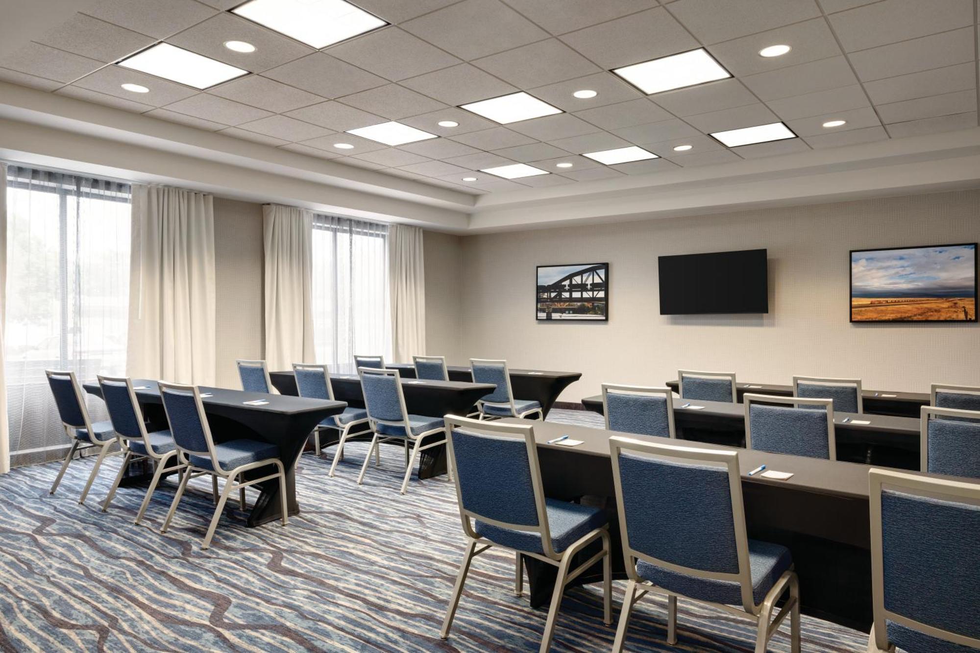 מלון La Quinta By Wyndham Springfield Airport Plaza מראה חיצוני תמונה