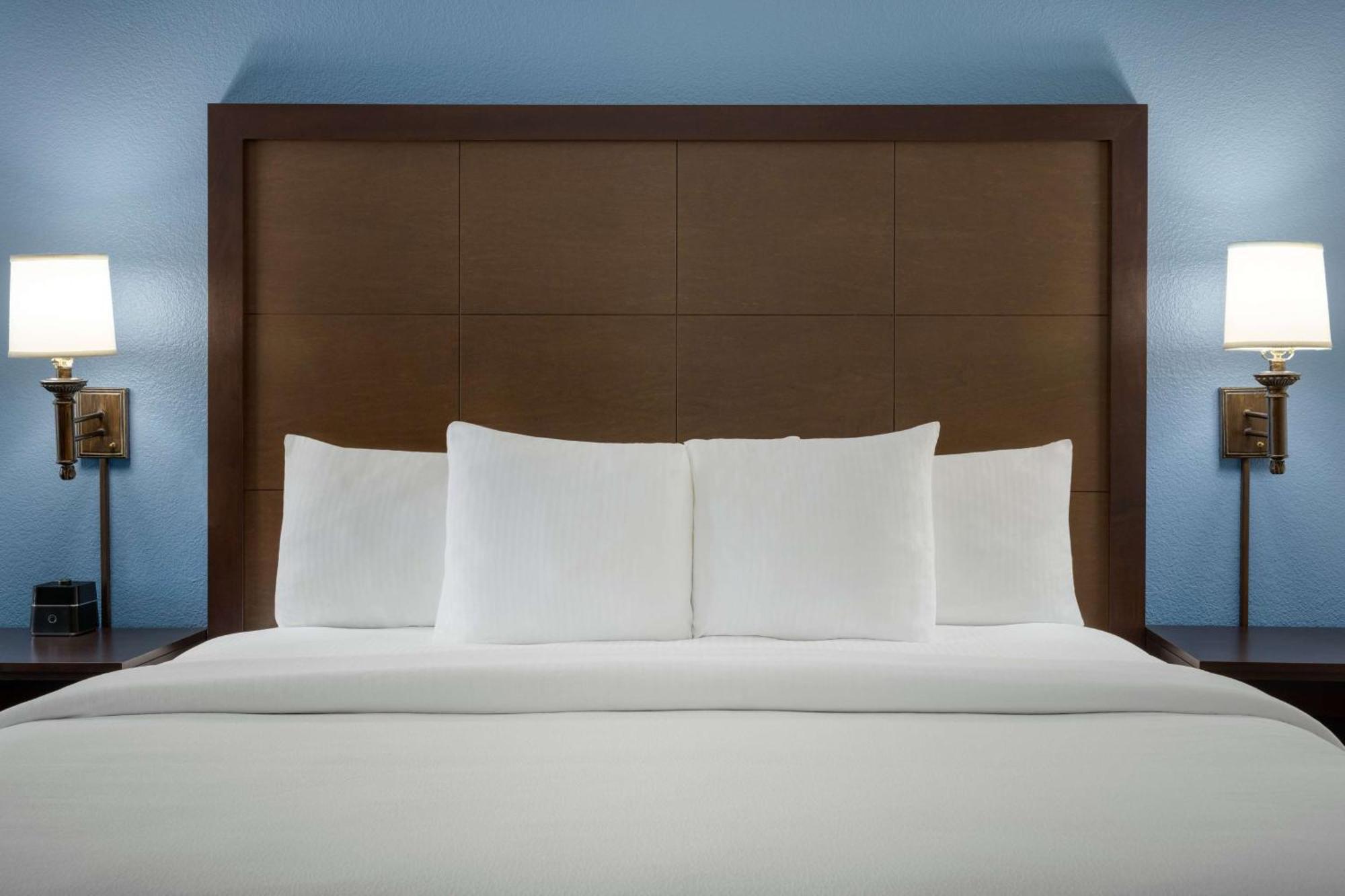 מלון La Quinta By Wyndham Springfield Airport Plaza מראה חיצוני תמונה
