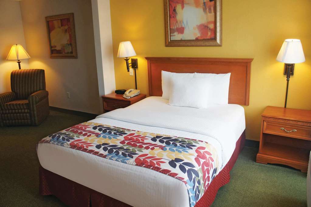 מלון La Quinta By Wyndham Springfield Airport Plaza חדר תמונה