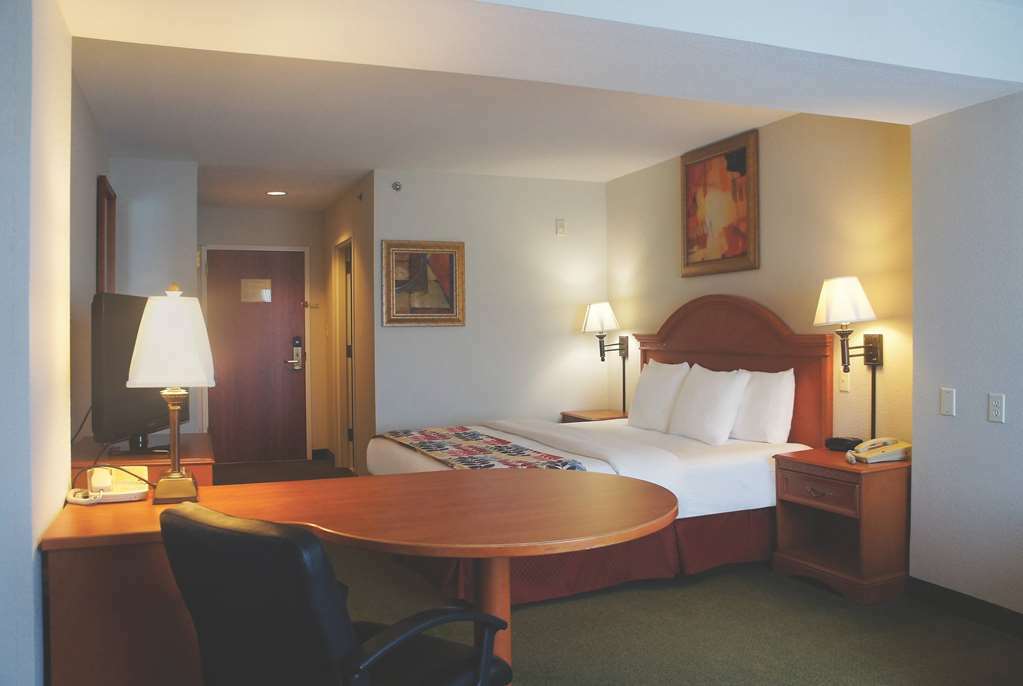 מלון La Quinta By Wyndham Springfield Airport Plaza חדר תמונה