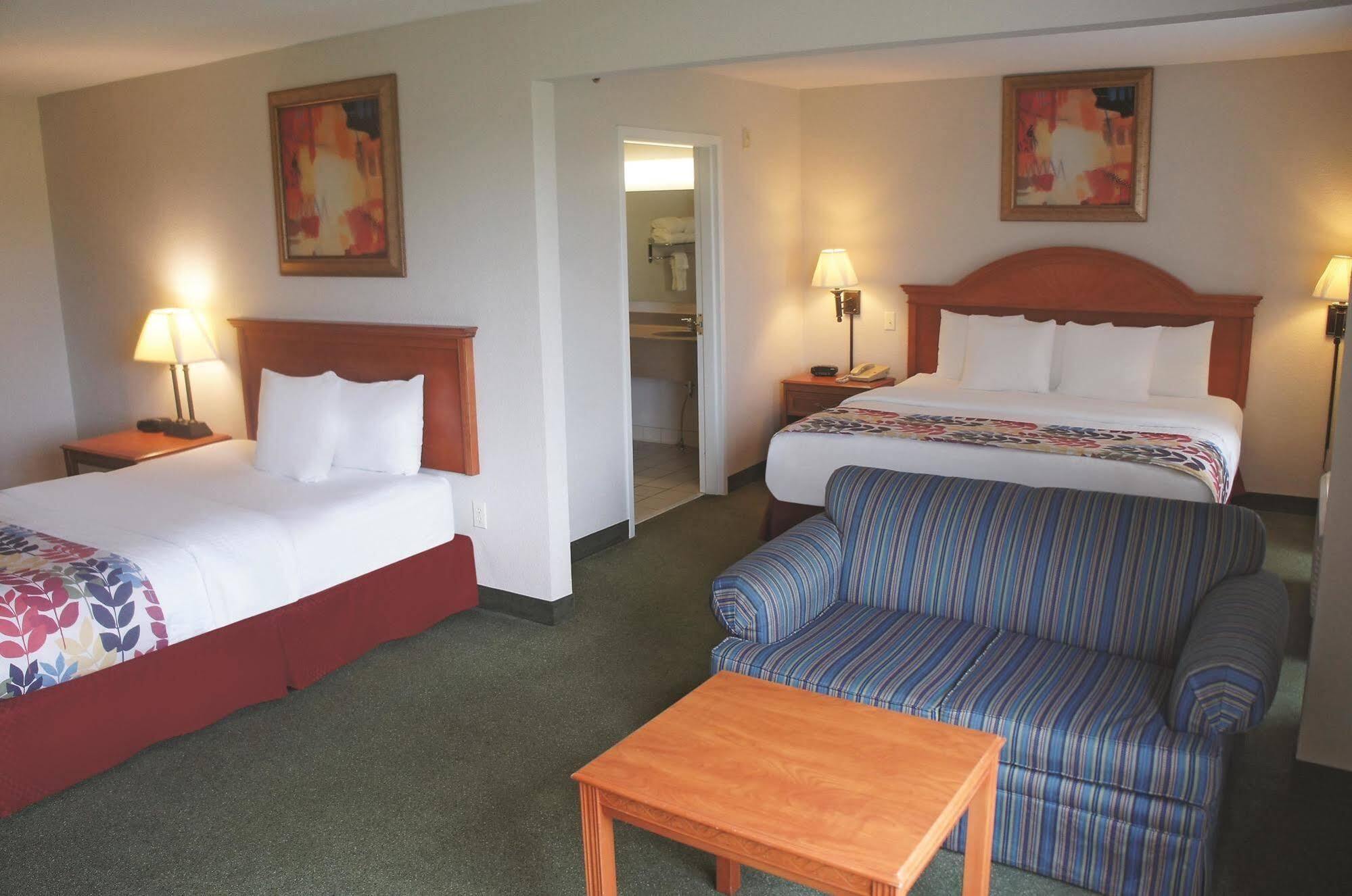 מלון La Quinta By Wyndham Springfield Airport Plaza מראה חיצוני תמונה
